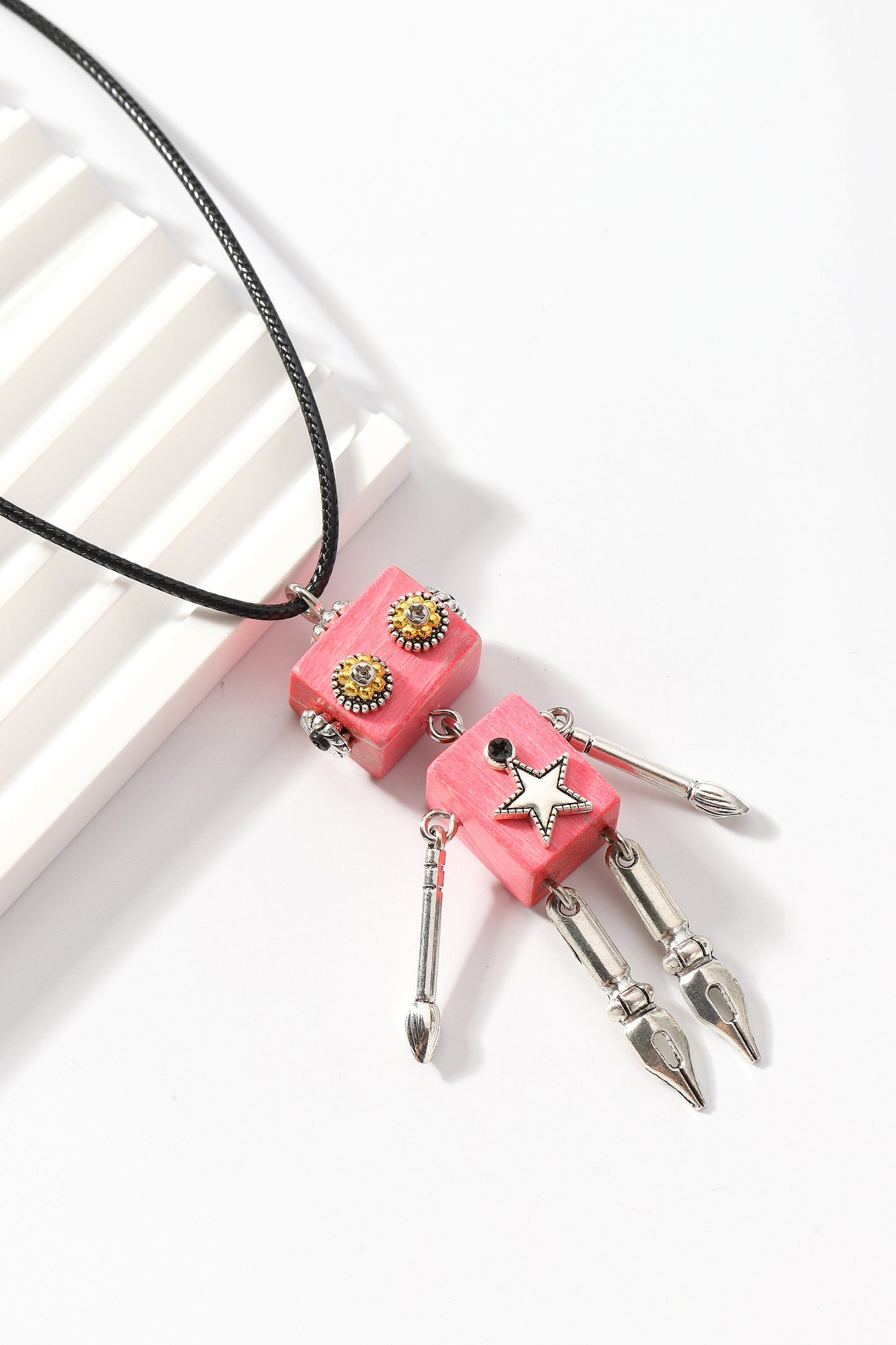 Pink hip-hop trendy robot-shaped pendant necklace, Steampunk robot pendant necklace, Artistic Handicraft Cute Wooden Art Necklace, Dainty Robot Girl Necklace,Trendy Statement Necklace