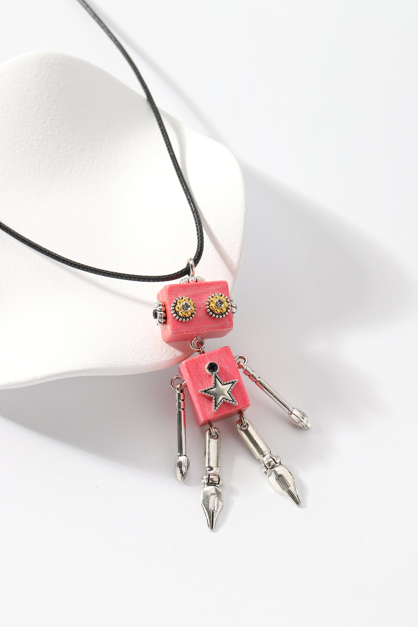 Pink hip-hop trendy robot-shaped pendant necklace, Steampunk robot pendant necklace, Artistic Handicraft Cute Wooden Art Necklace, Dainty Robot Girl Necklace,Trendy Statement Necklace